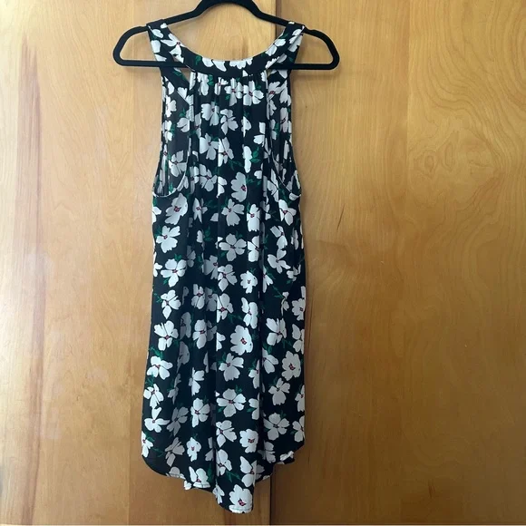 Torrid Black and White Asymmetrical Tank Top - Picture 4 of 5